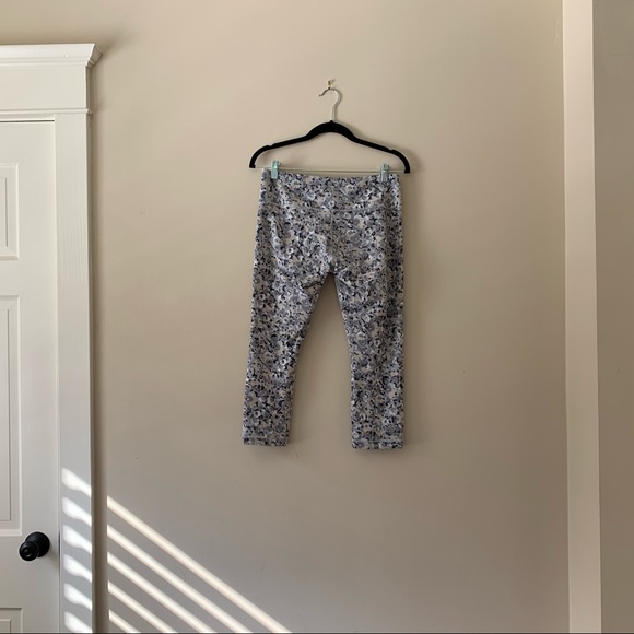 lululemon athletica cropped size 8 yoga leggings - Picture 8 of 13